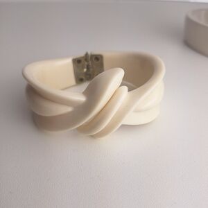Vintage Carved Celluloid Bangle Clamper Bracelet Cream plastic Hinged